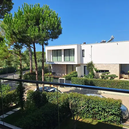 Modern 1br San Pietro شقة