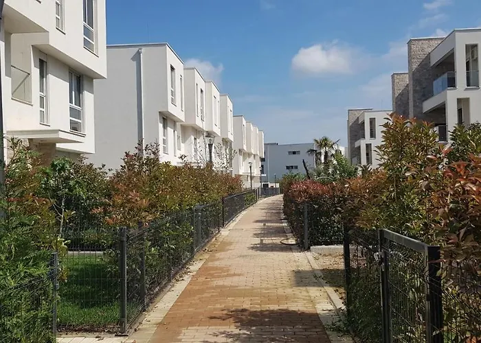 Modern 1br San Pietro Lejlighed *