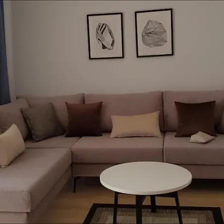 Modern 1br San Pietro