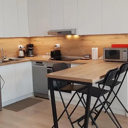 Modern 1br San Pietro Plazhi San Pietro