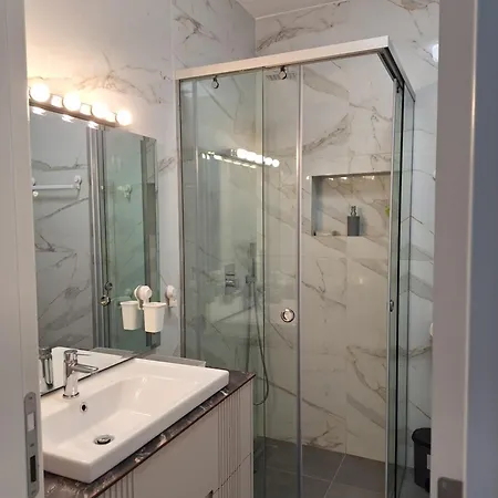 Modern 1br San Pietro شقة *