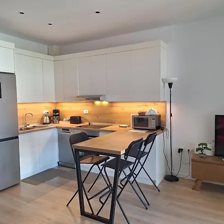 Modern 1br San Pietro アパート Plazhi San Pietro